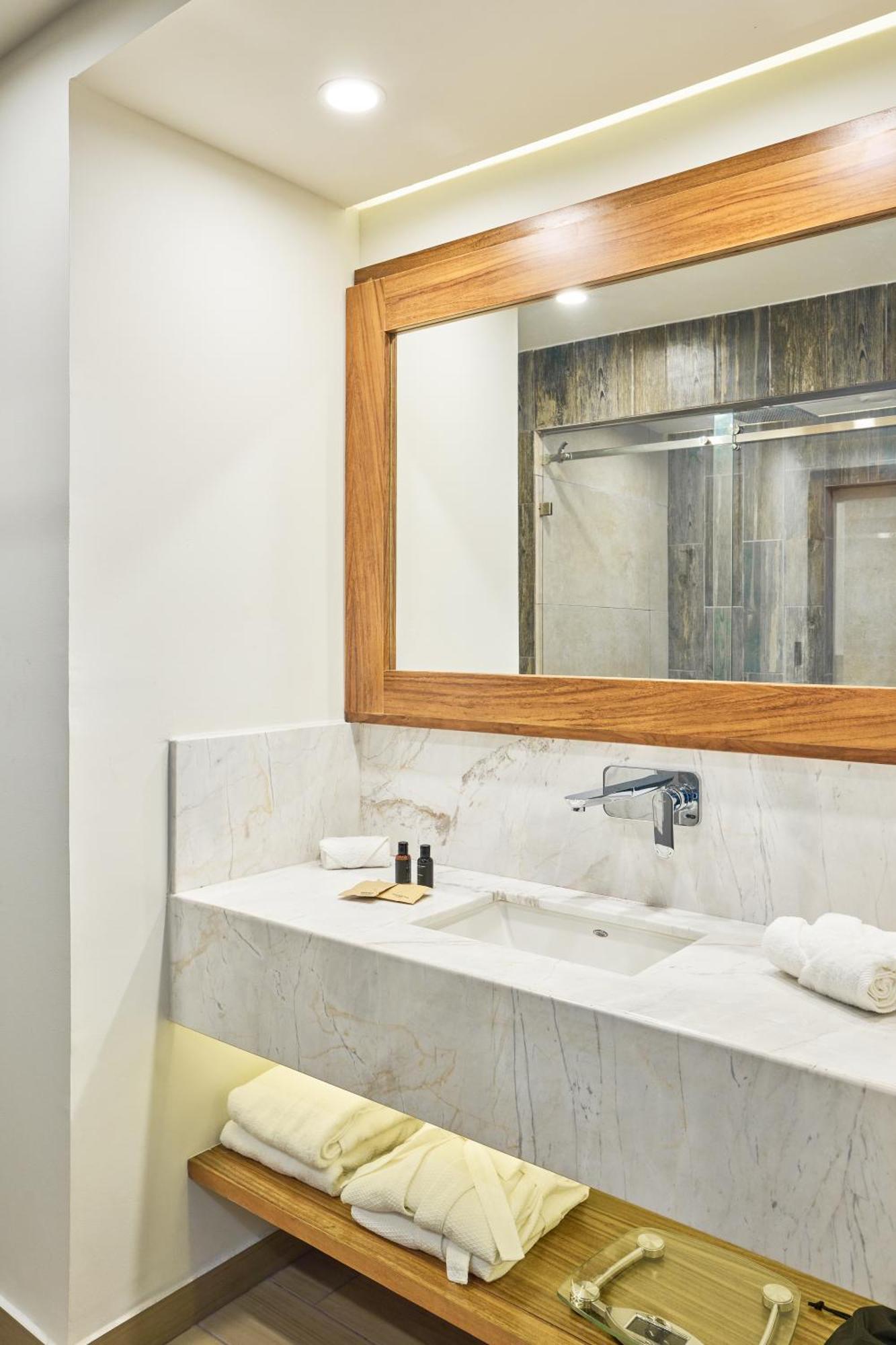 בקאלאר Cristalino Lagoon Front Hotel, Restaurant & Spa מראה חיצוני תמונה