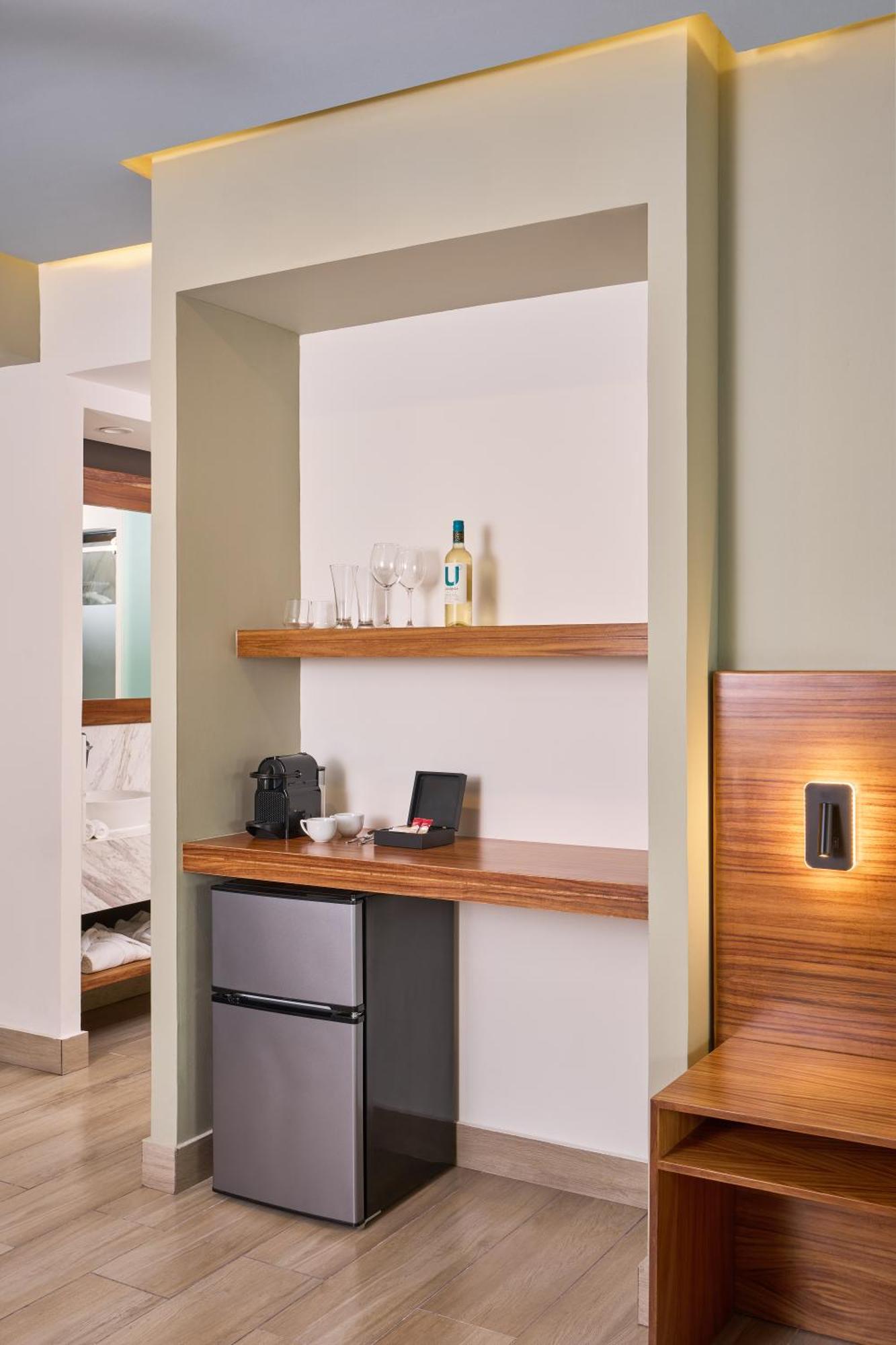 בקאלאר Cristalino Lagoon Front Hotel, Restaurant & Spa מראה חיצוני תמונה